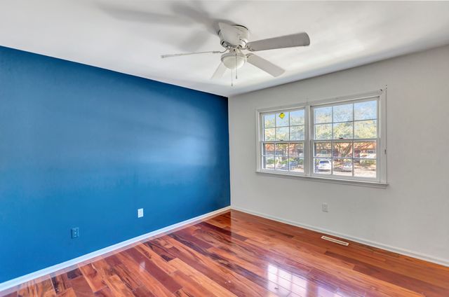 309 St Charles Court, Charleston, SC 29407