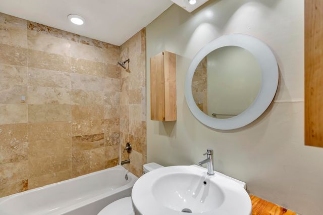 309 St Charles Court, Charleston, SC 29407