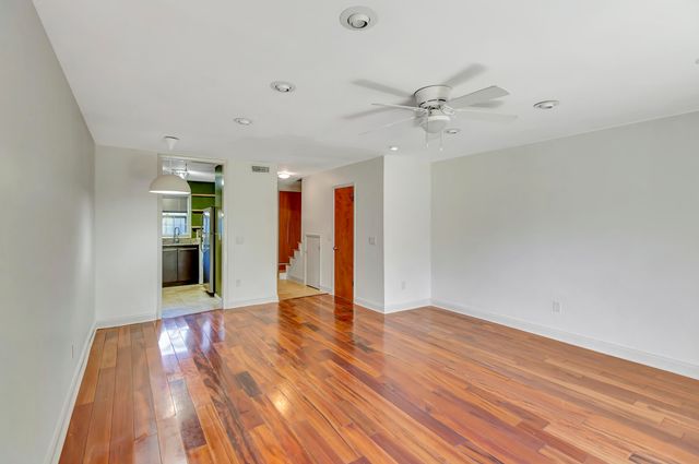 309 St Charles Court, Charleston, SC 29407