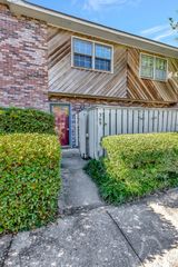 309 St Charles Court, Charleston, SC 29407