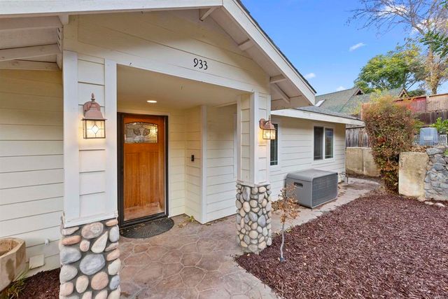 933 Silverbrook Drive, El Cajon, CA 92019