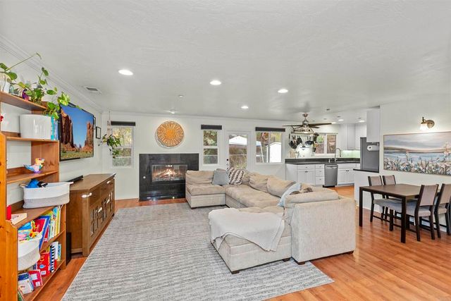 933 Silverbrook Drive, El Cajon, CA 92019