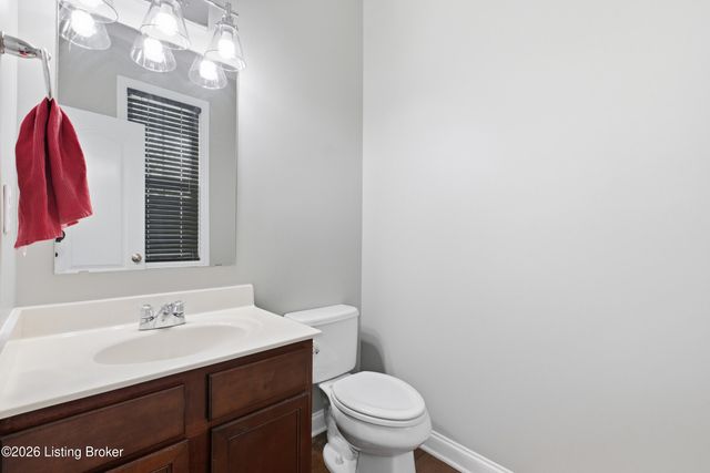 12004 Longview Farm Dr, Louisville, KY 40299