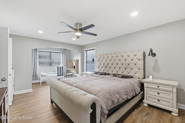 12004 Longview Farm Dr, Louisville, KY 40299