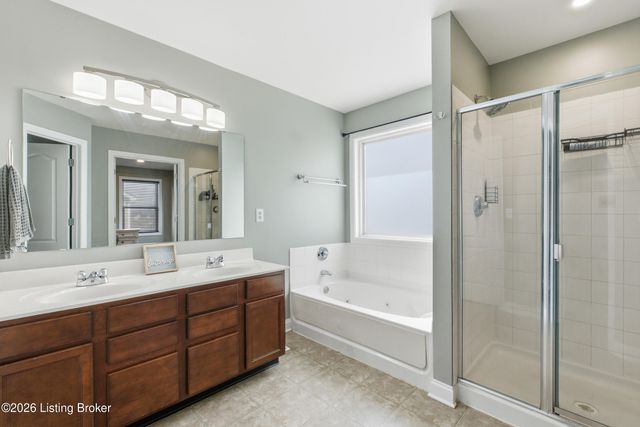 12004 Longview Farm Dr, Louisville, KY 40299