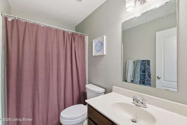 12004 Longview Farm Dr, Louisville, KY 40299