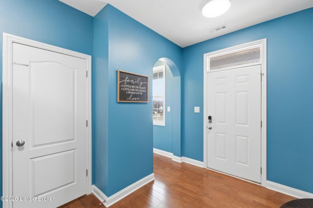 12004 Longview Farm Dr, Louisville, KY 40299