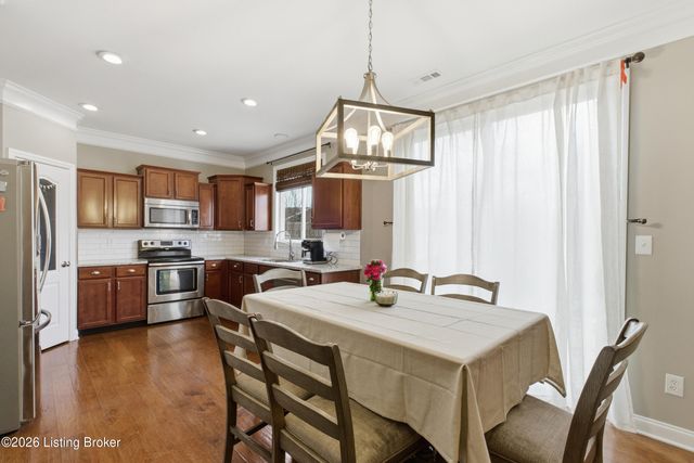 12004 Longview Farm Dr, Louisville, KY 40299