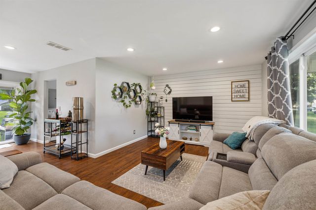 38350 Long Street, Harrison Twp, MI 48045