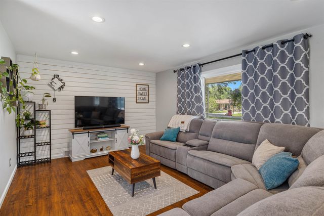 38350 Long Street, Harrison Twp, MI 48045