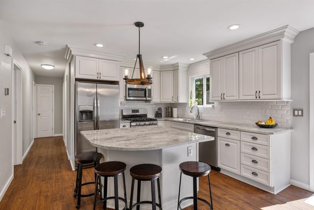 38350 Long Street, Harrison Twp, MI 48045