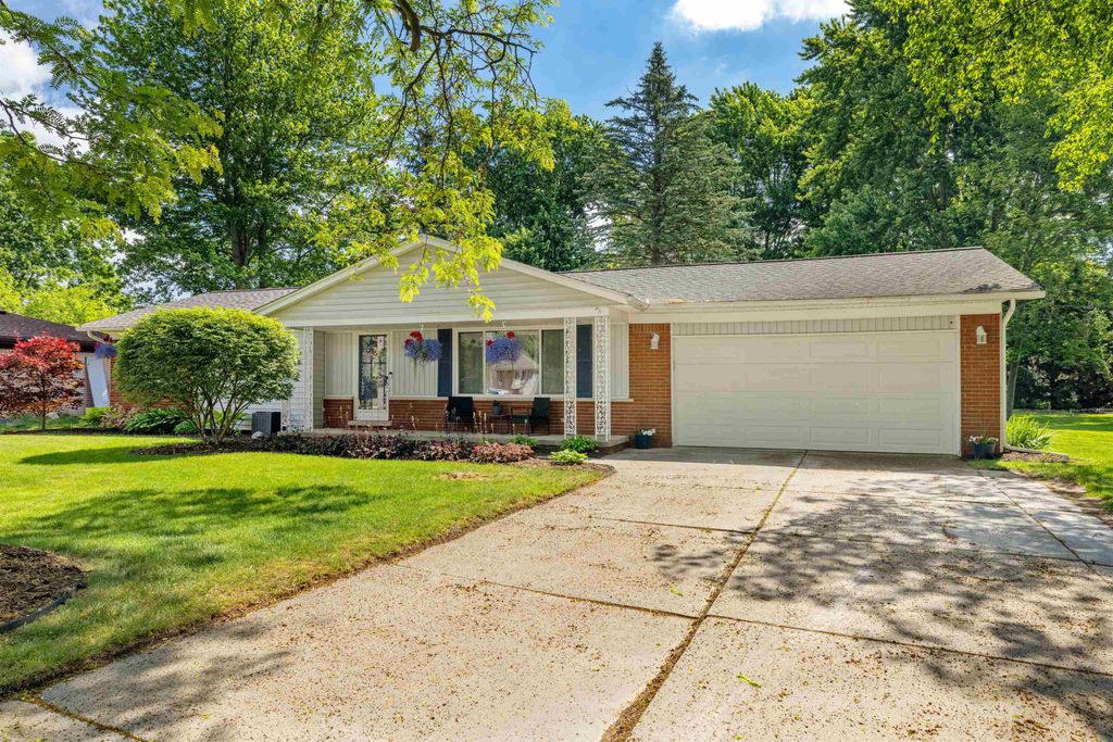 38350 Long Street, Harrison Twp, MI 48045