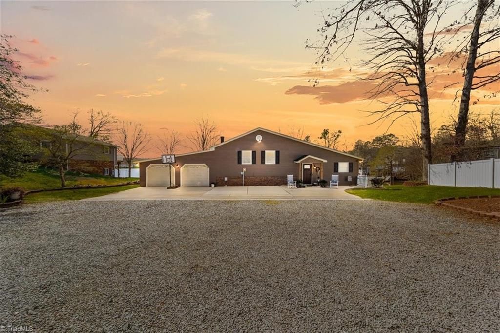 688 Beech Drive, Lexington, NC 27292