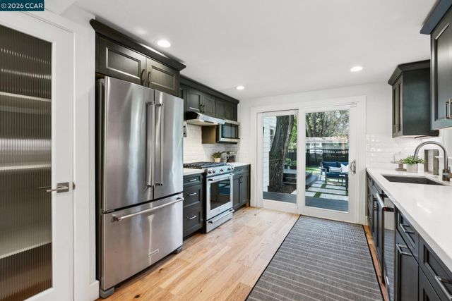 2065 Stewart Ave, Walnut Creek, CA 94596