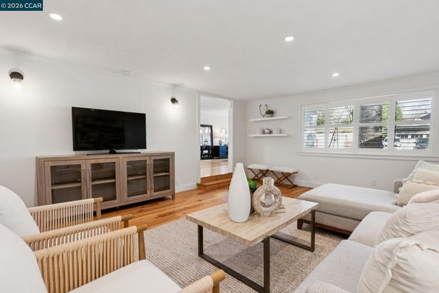 2065 Stewart Ave, Walnut Creek, CA 94596