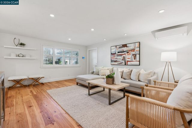 2065 Stewart Ave, Walnut Creek, CA 94596