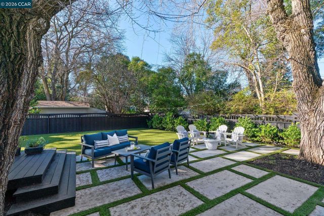 2065 Stewart Ave, Walnut Creek, CA 94596