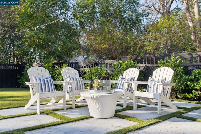 2065 Stewart Ave, Walnut Creek, CA 94596