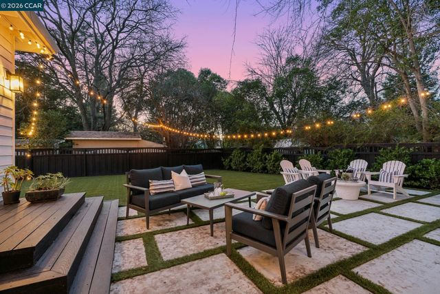 2065 Stewart Ave, Walnut Creek, CA 94596