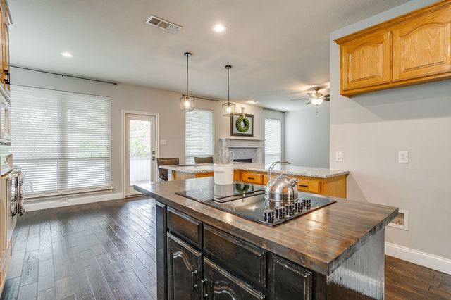 6112 Fannin Drive, Arlington, TX 76001