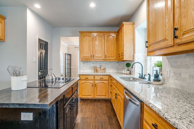 6112 Fannin Drive, Arlington, TX 76001