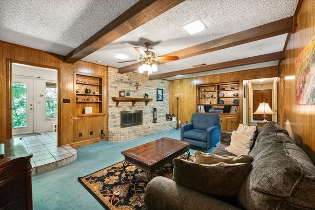 2213 Shadywood Court, Arlington, TX 76012