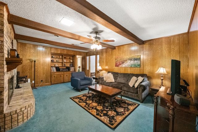 2213 Shadywood Court, Arlington, TX 76012