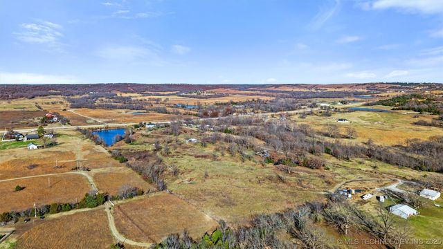 128 2137 Road, Bartlesville, OK 74003