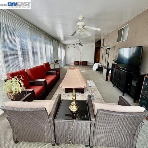 2280 Brentwood CT, East Palo Alto, CA 94303