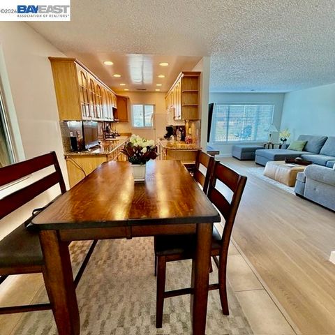 2280 Brentwood CT, East Palo Alto, CA 94303