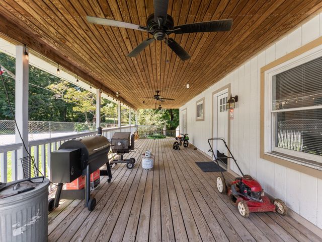 283 Gum St, Tracy City, TN 37387