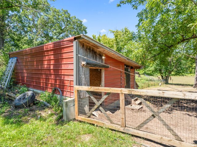 283 Gum St, Tracy City, TN 37387