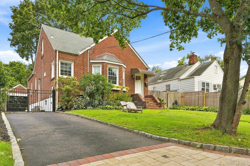 116 Wyman Avenue, Huntington Station, NY 11746 — exterior