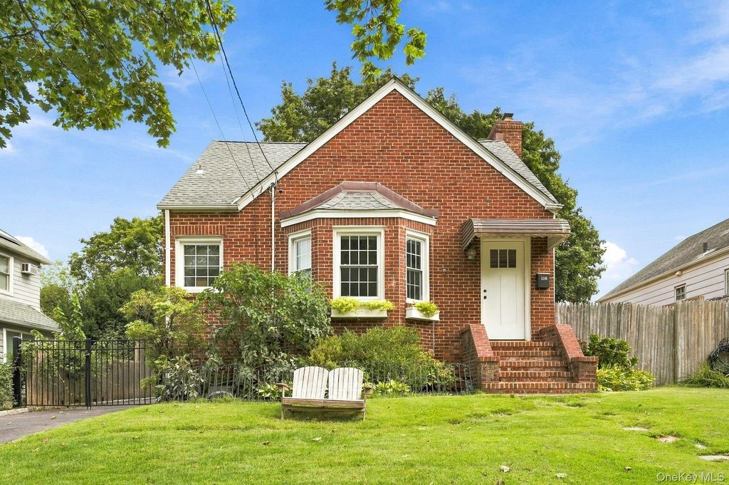 116 Wyman Avenue, Huntington Station, NY 11746 — photo 2