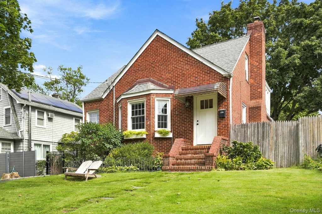 116 Wyman Avenue, Huntington Station, NY 11746 — photo 3