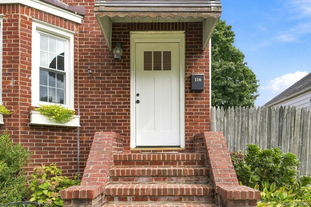 116 Wyman Avenue, Huntington Station, NY 11746 — photo 4