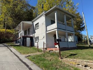 1101 1/2 Oakland Avenue, Charleroi Boro, PA 15022