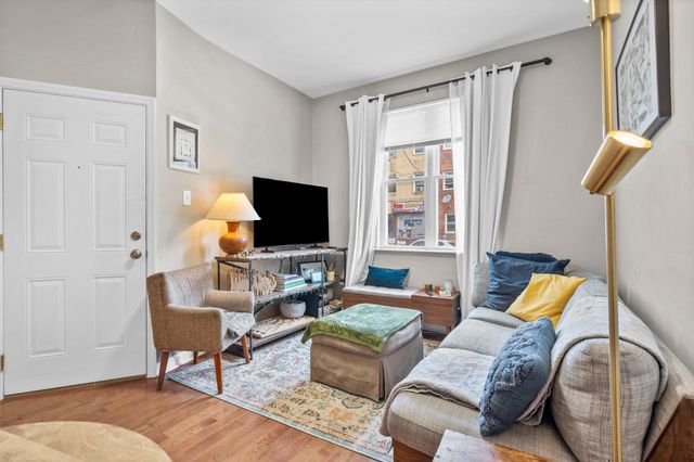 1718 SNYDER, Philadelphia, PA 19145