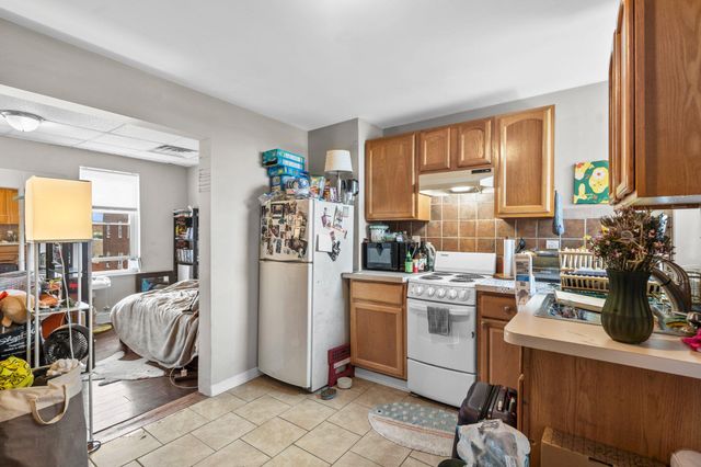 1718 SNYDER, Philadelphia, PA 19145