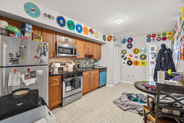 1718 SNYDER, Philadelphia, PA 19145