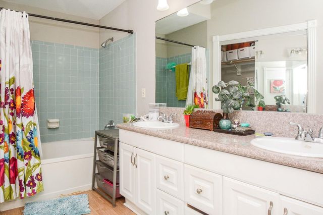 5204 Breckenridge Drive, Houston, TX 77066