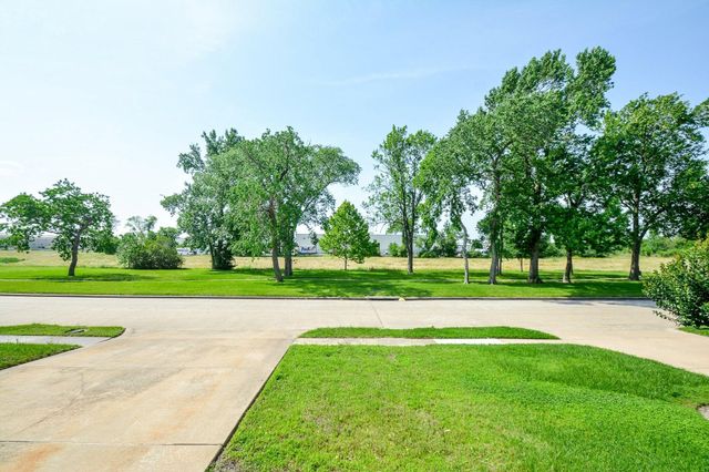 5204 Breckenridge Drive, Houston, TX 77066