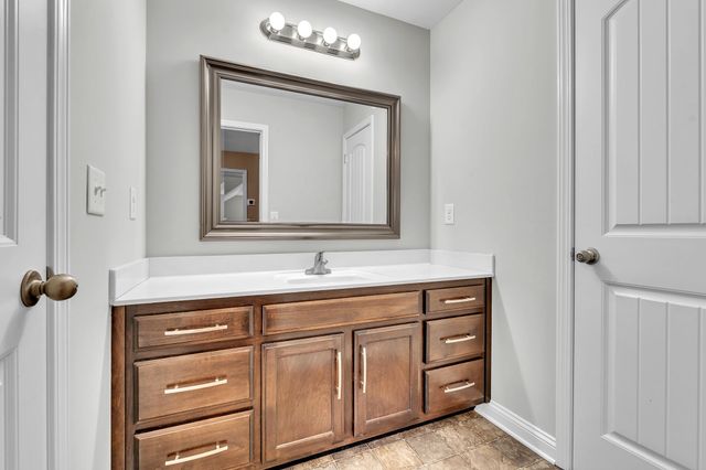 270 Harper Rd, Clarksville, TN 37043