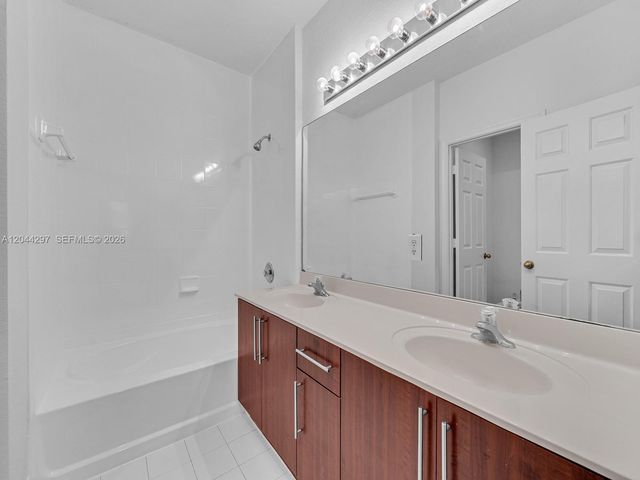 2482 SE 15th Court, Homestead, FL 33035