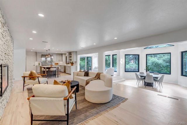 17 E Belleview Lane, Greenwood Village, CO 80121