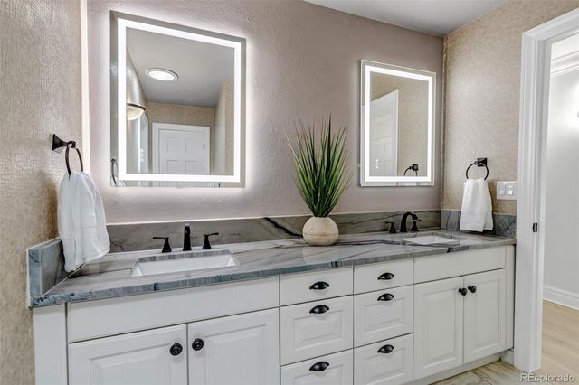 17 E Belleview Lane, Greenwood Village, CO 80121