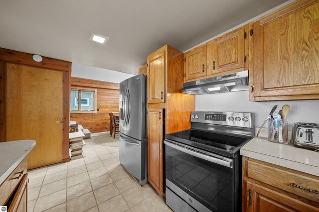 140 Forest Lawn, Cadillac, MI 49601