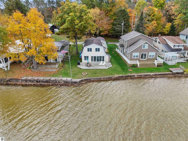 140 Forest Lawn, Cadillac, MI 49601