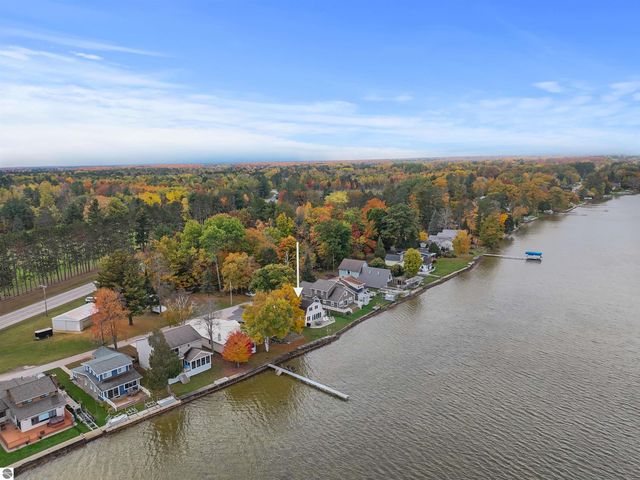 140 Forest Lawn, Cadillac, MI 49601