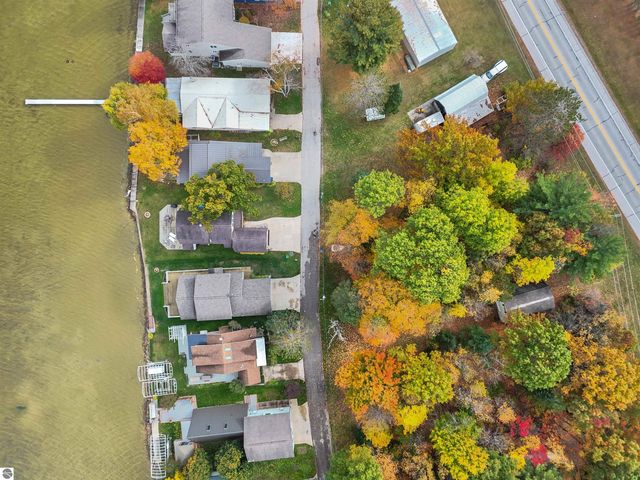 140 Forest Lawn, Cadillac, MI 49601